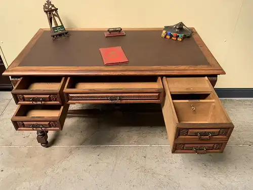 Antiker Gründerzeit Nußbaum Schreibtisch, Tisch - traumhaft - Lieferung möglich!