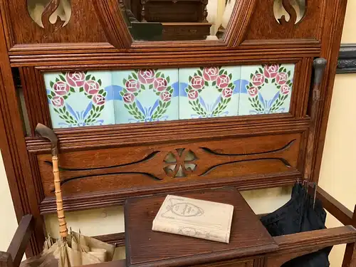 Antike Jugendstil Garderobe mit Jugendstil Fliesen, - Lieferung möglich!