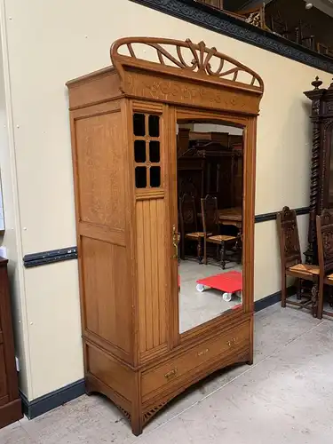 Antiker traumhafter Jugendstil Kleiderschrank, Art Nouveau - Lieferung möglich!