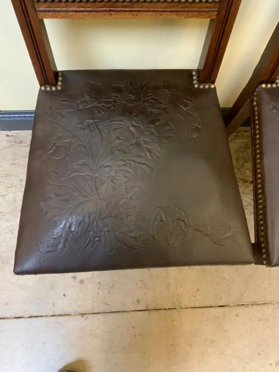 6 antike Jugendstil Stühle mit floralem Prägeleder - Lieferung möglich! 16
