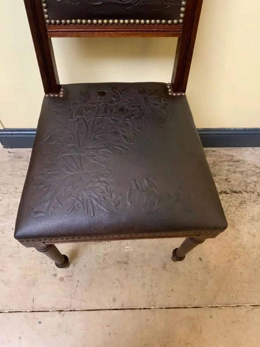 6 antike Jugendstil Stühle mit floralem Prägeleder - Lieferung möglich! 3