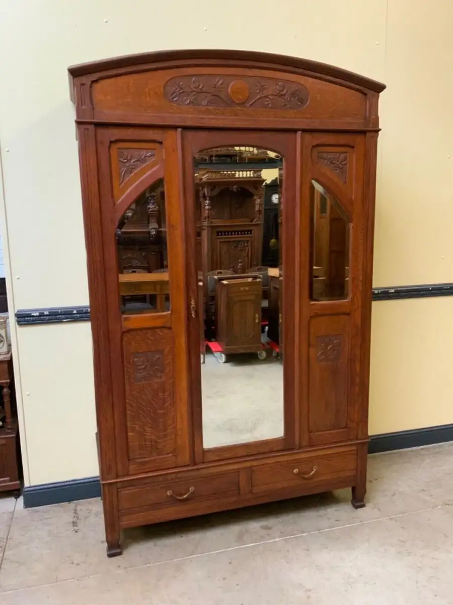 Antiker Jugendstil Kleiderschrank - Traumhaft  - Lieferung möglich! 1