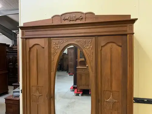 Antiker Jugendstil Kleiderschrank - Traumhaft  - Lieferung möglich!