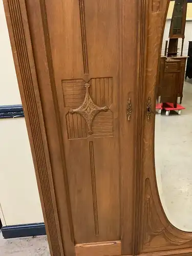 Antiker Jugendstil Kleiderschrank - Traumhaft  - Lieferung möglich!