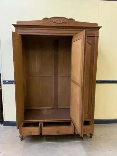 Antiker Jugendstil Kleiderschrank - Traumhaft  - Lieferung möglich!