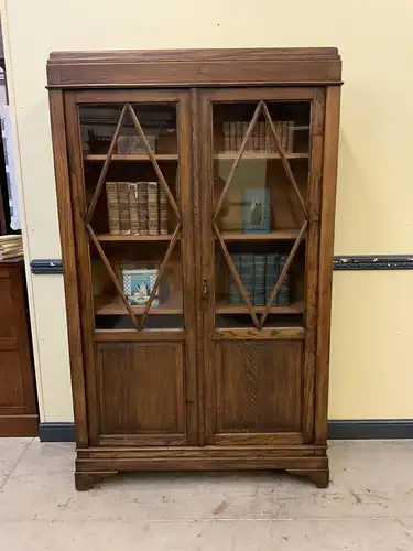 Antik Vitrine, Bücherschrank, Jugendstil - traumhaft- Lieferung möglich.