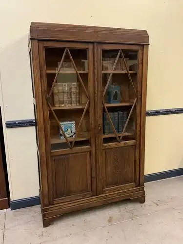 Antik Vitrine, Bücherschrank, Jugendstil - traumhaft- Lieferung möglich.