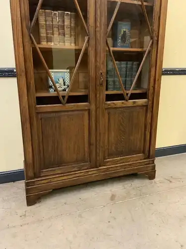 Antik Vitrine, Bücherschrank, Jugendstil - traumhaft- Lieferung möglich.