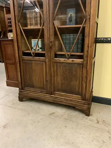 Antik Vitrine, Bücherschrank, Jugendstil - traumhaft- Lieferung möglich.