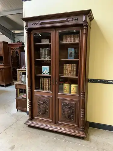 Antiker Jugendsti  Nußbaum Säulen Bücherschrank, Vitrine - Lieferung möglich!