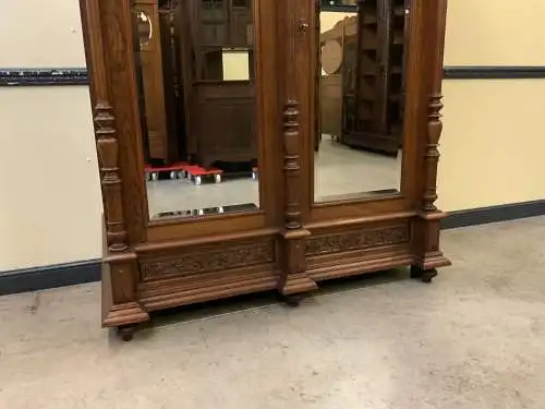 Antiker imposanter Gründerzeit Kleiderschrank, - Lieferung möglich!