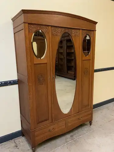 Antiker Jugendstil Kleiderschrank - Traumhaft schön - Lieferung möglich!