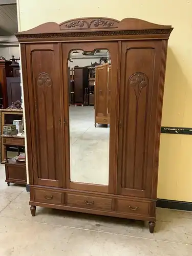 Antiker Jugendstil Kleiderschrank - Traumhaft schön - Lieferung möglich!