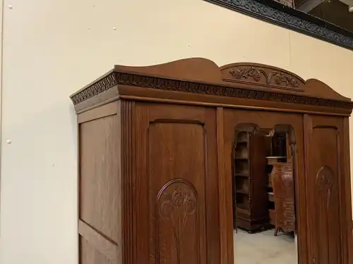 Antiker Jugendstil Kleiderschrank - Traumhaft schön - Lieferung möglich!