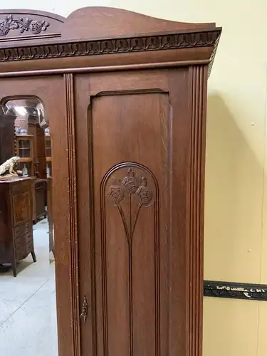 Antiker Jugendstil Kleiderschrank - Traumhaft schön - Lieferung möglich!