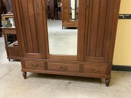 Antiker Jugendstil Kleiderschrank - Traumhaft schön - Lieferung möglich!