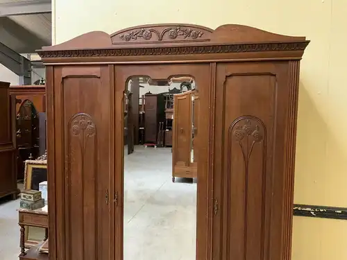 Antiker Jugendstil Kleiderschrank - Traumhaft schön - Lieferung möglich!