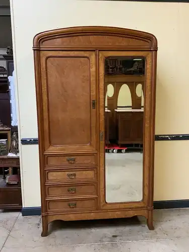 Antiker Jugendstil Geschirrschrank, Wäscheschrank, - Lieferung möglich!