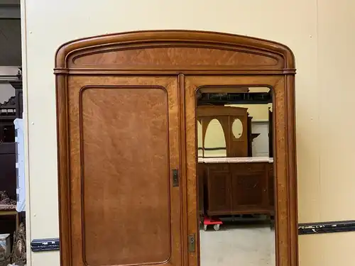 Antiker Jugendstil Geschirrschrank, Wäscheschrank, - Lieferung möglich!