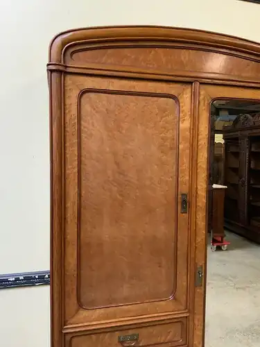 Antiker Jugendstil Geschirrschrank, Wäscheschrank, - Lieferung möglich!