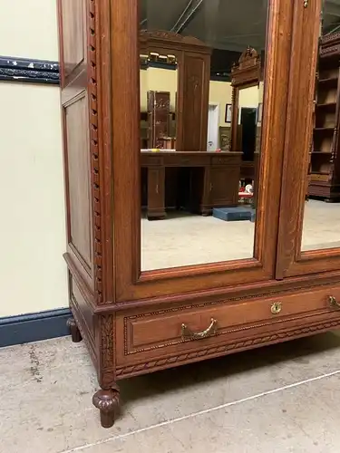 Antiker imposanter Jugendstil Kleiderschrank mit Wäschefach - Lieferung möglich!