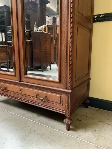 Antiker imposanter Jugendstil Kleiderschrank mit Wäschefach - Lieferung möglich!