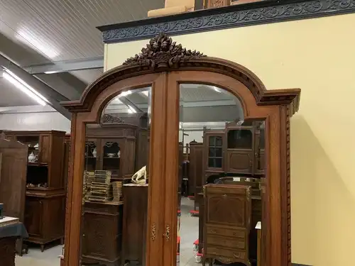 Antiker imposanter Jugendstil Kleiderschrank mit Wäschefach - Lieferung möglich!