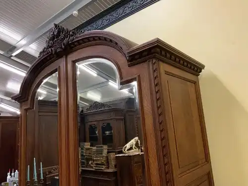 Antiker imposanter Jugendstil Kleiderschrank mit Wäschefach - Lieferung möglich!