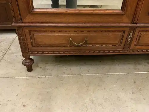 Antiker imposanter Jugendstil Kleiderschrank mit Wäschefach - Lieferung möglich!