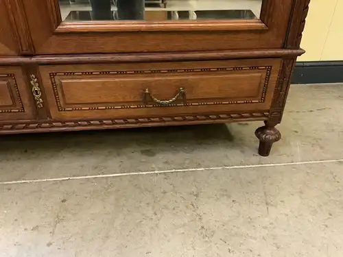 Antiker imposanter Jugendstil Kleiderschrank mit Wäschefach - Lieferung möglich!