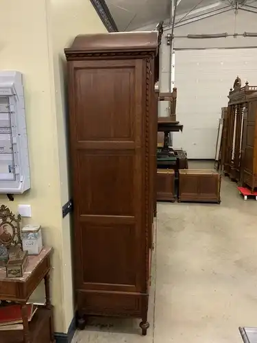 Antiker imposanter Jugendstil Kleiderschrank mit Wäschefach - Lieferung möglich!