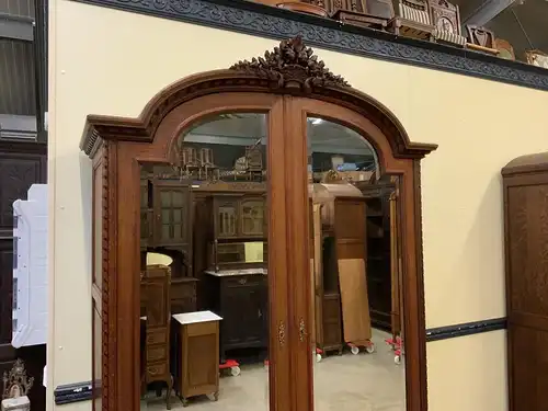 Antiker imposanter Jugendstil Kleiderschrank mit Wäschefach - Lieferung möglich!