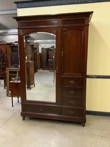 Antiker imposanter Jugendstil Kleiderschrank,  Paris - Lieferung möglich!