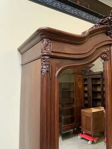 Antiker imposanter Jugendstil Kleiderschrank mit Wäschefach - Lieferung möglich!