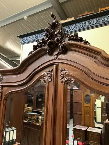 Antiker imposanter Jugendstil Kleiderschrank mit Wäschefach - Lieferung möglich!