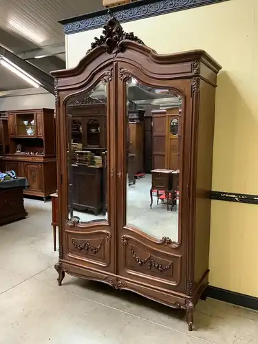 Antiker imposanter Jugendstil Kleiderschrank mit Wäschefach - Lieferung möglich!