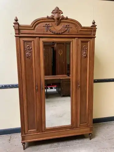 Antiker Jugendstil Kleiderschrank mit Wäschefach,  traumhaft  Lieferung möglich!