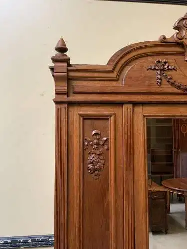 Antiker Jugendstil Kleiderschrank mit Wäschefach,  traumhaft  Lieferung möglich!