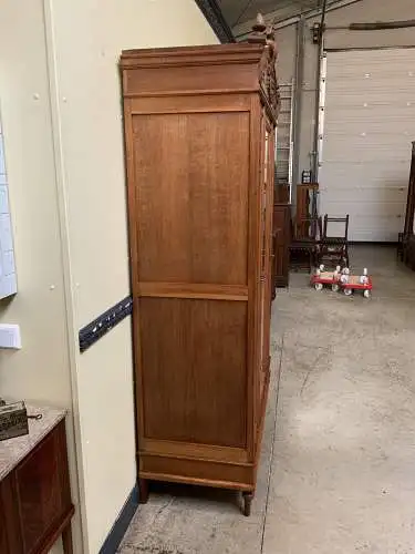 Antiker Jugendstil Kleiderschrank mit Wäschefach,  traumhaft  Lieferung möglich!