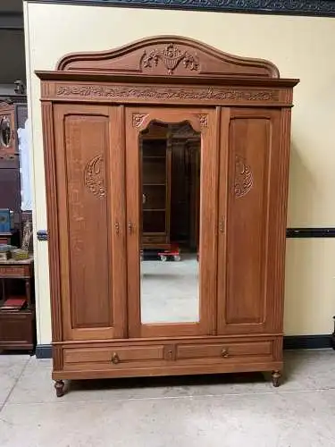 Antiker Jugendstil Kleiderschrank - Traumhaft  - Lieferung möglich!