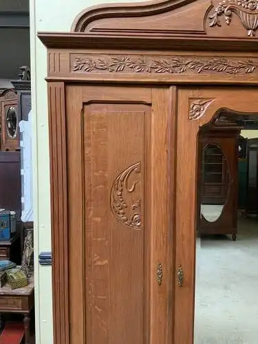 Antiker Jugendstil Kleiderschrank - Traumhaft  - Lieferung möglich!