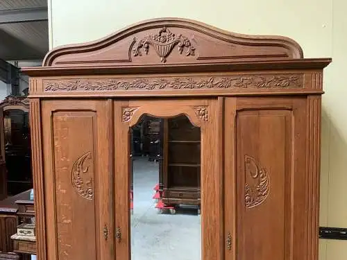 Antiker Jugendstil Kleiderschrank - Traumhaft  - Lieferung möglich!