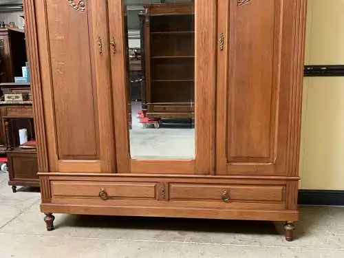 Antiker Jugendstil Kleiderschrank - Traumhaft  - Lieferung möglich!