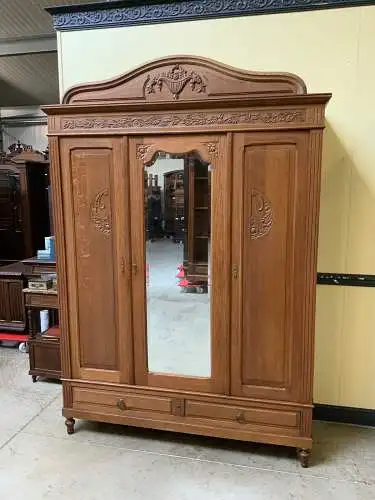 Antiker Jugendstil Kleiderschrank - Traumhaft  - Lieferung möglich!