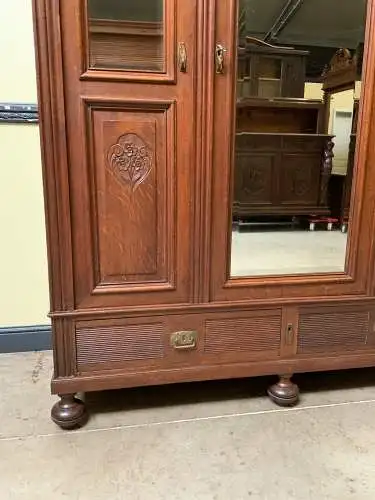 Antiker Jugendstil Kleiderschrank - Traumhaft -  Lieferung möglich!