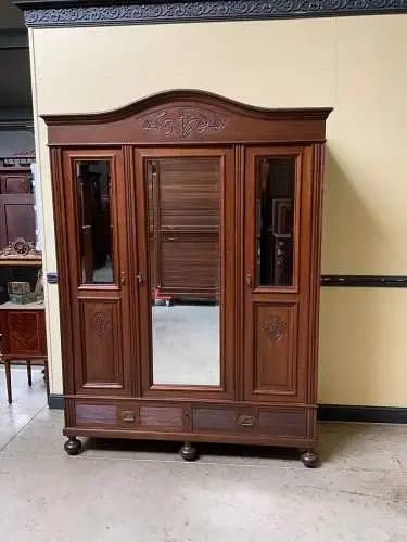 Antiker Jugendstil Kleiderschrank - Traumhaft -  Lieferung möglich!