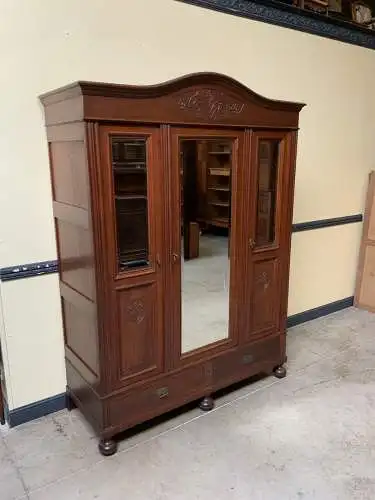 Antiker Jugendstil Kleiderschrank - Traumhaft -  Lieferung möglich!