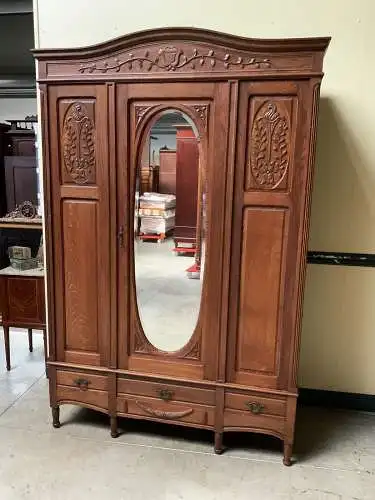 Antiker Jugendstil Kleiderschrank - Traumhaft -  Lieferung möglich!