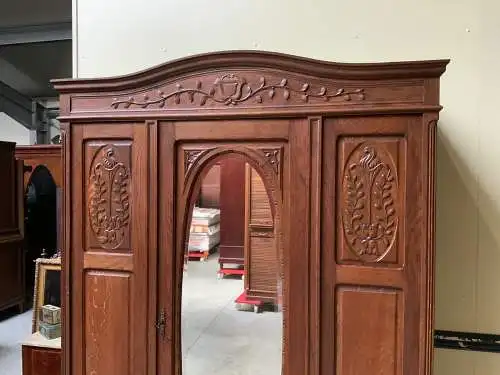 Antiker Jugendstil Kleiderschrank - Traumhaft -  Lieferung möglich!