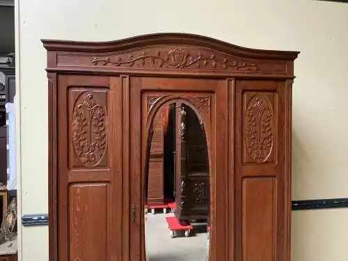 Antiker Jugendstil Kleiderschrank - Traumhaft -  Lieferung möglich!